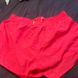 nike athletic shorts size medium